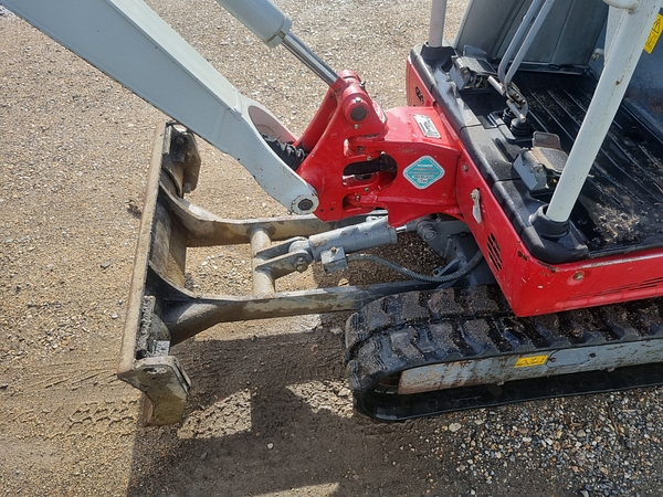 Chris Atkin & Son Ltd - Takeuchi TB 216
